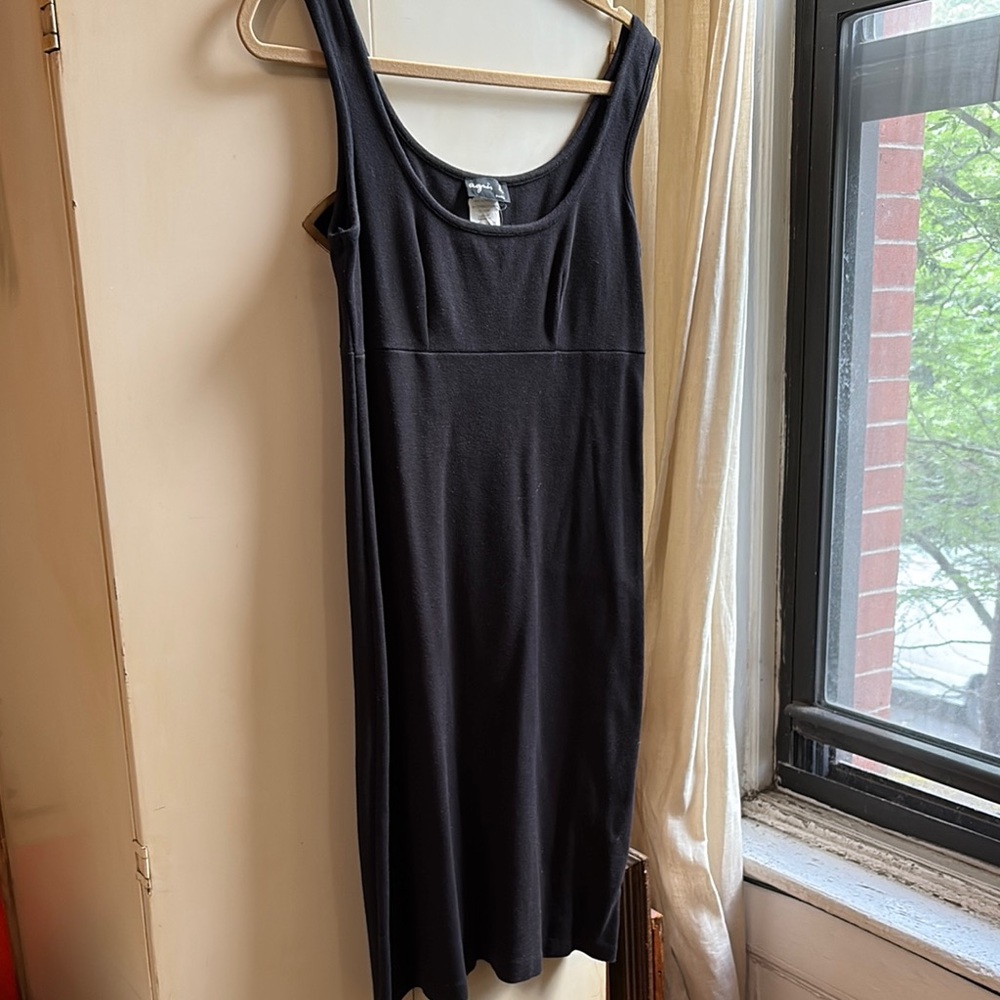 Agnes B. Elegant Black Sleeveless Mini Dress